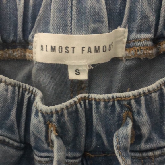 Blue jeans - Picture 2 of 3